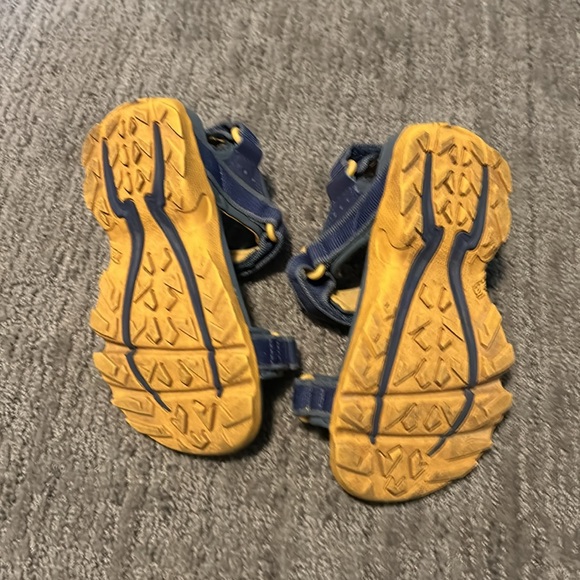 kids Teva velco sandals - Picture 3 of 4